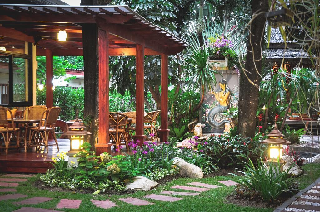 Charlie House Pin Klao Hotel Banguecoque Exterior foto