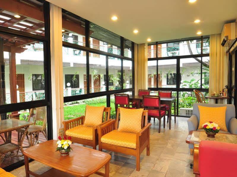 Charlie House Pin Klao Hotel Banguecoque Exterior foto